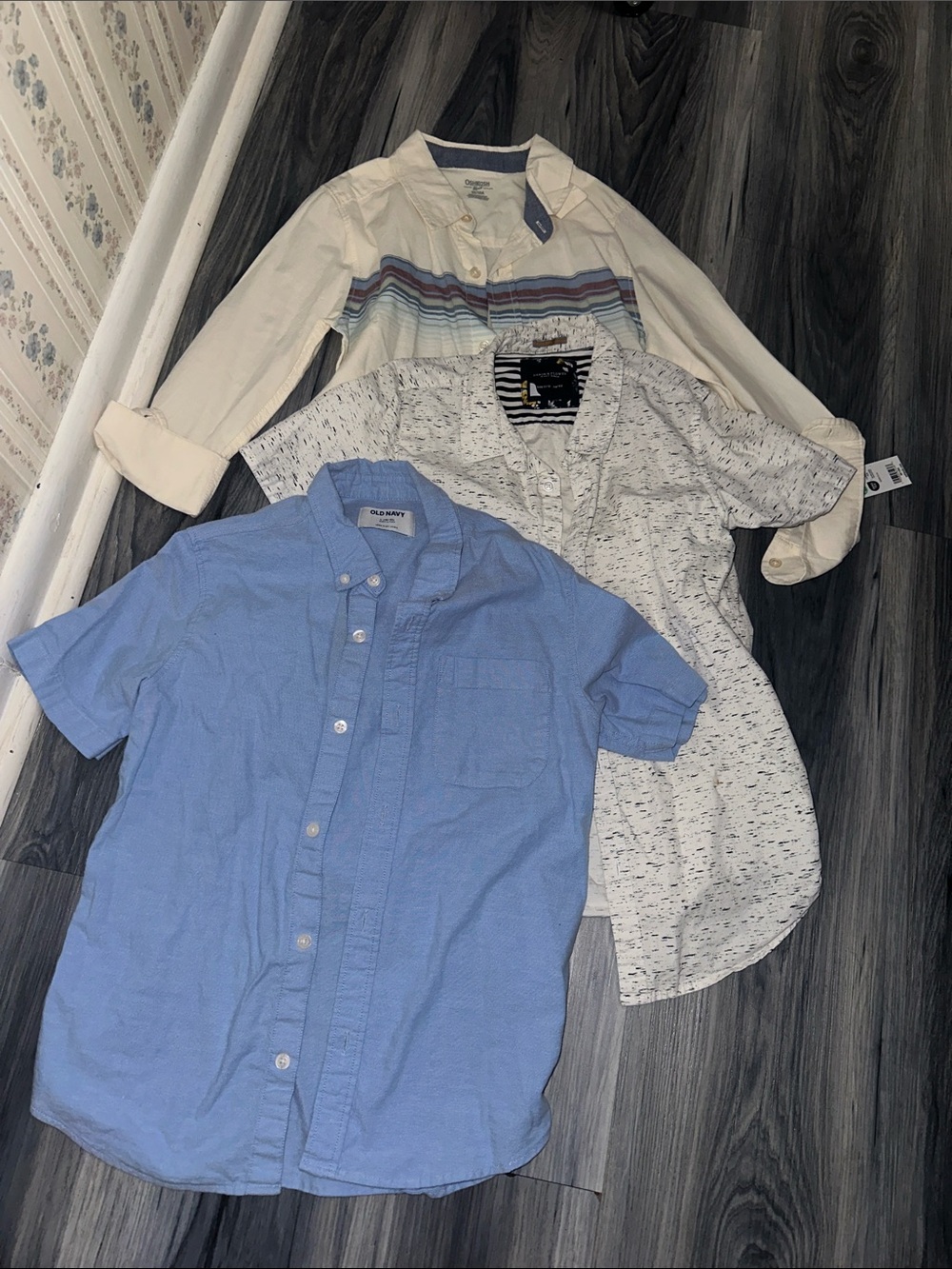 Men's Light Blue Short-Sleeve Button-Down Shirt - Classic Casual